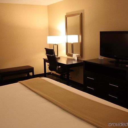 Holiday Inn Express - Ludlow - Chicopee Area By Ihg Экстерьер фото