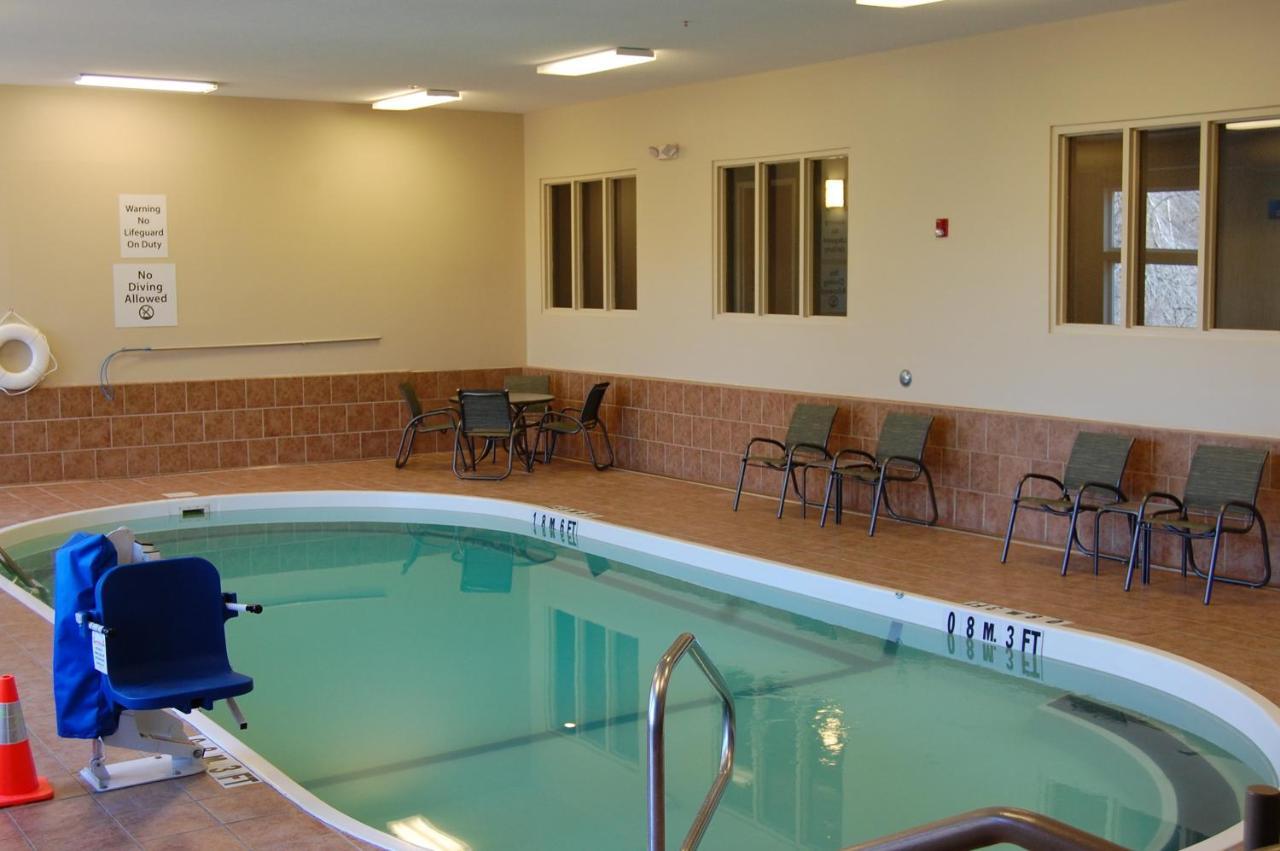 Holiday Inn Express - Ludlow - Chicopee Area By Ihg Экстерьер фото