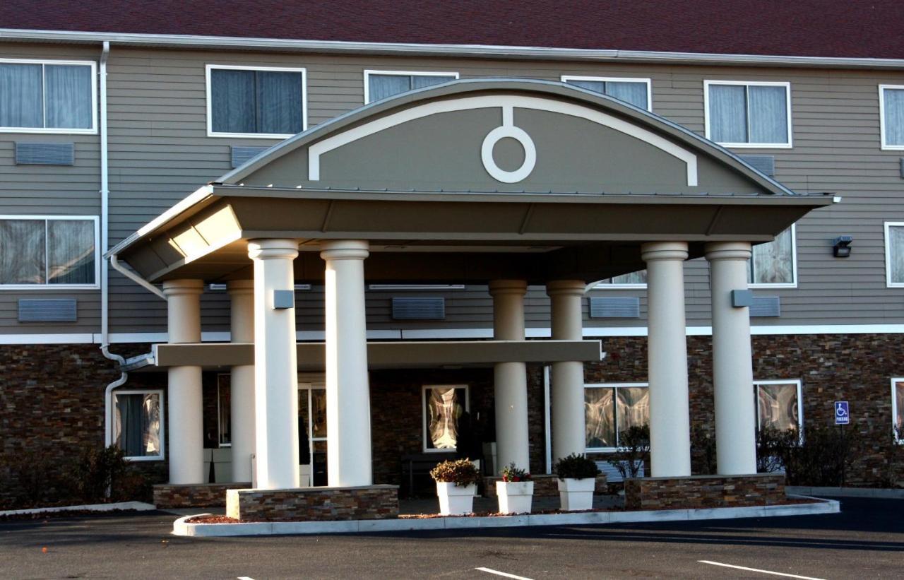 Holiday Inn Express - Ludlow - Chicopee Area By Ihg Экстерьер фото