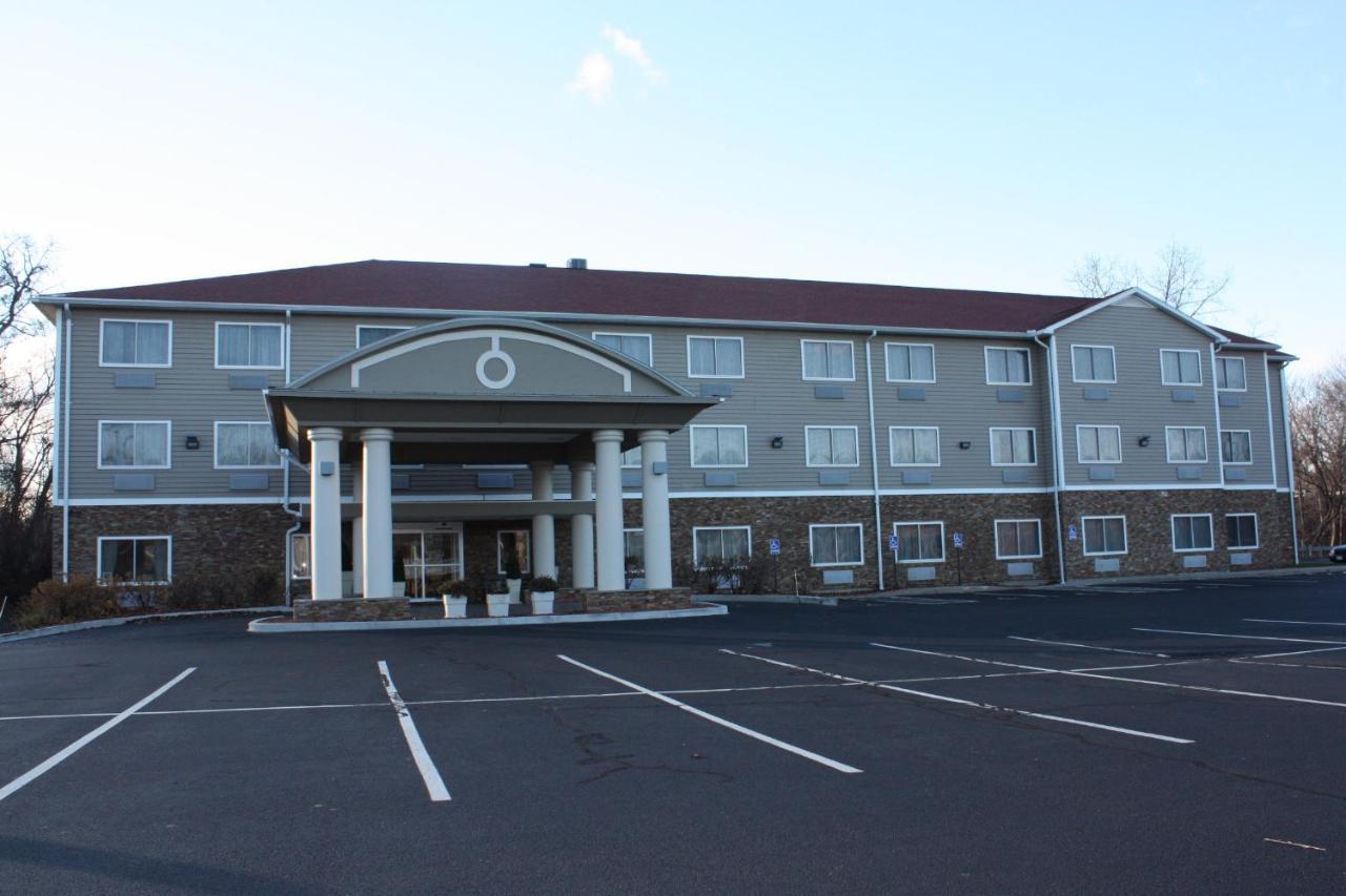 Holiday Inn Express - Ludlow - Chicopee Area By Ihg Экстерьер фото
