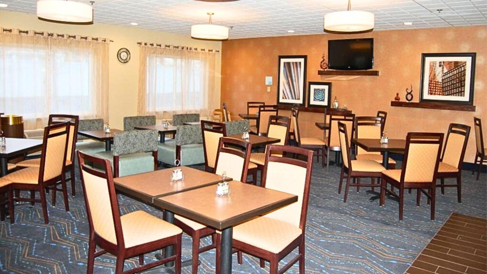 Holiday Inn Express - Ludlow - Chicopee Area By Ihg Экстерьер фото