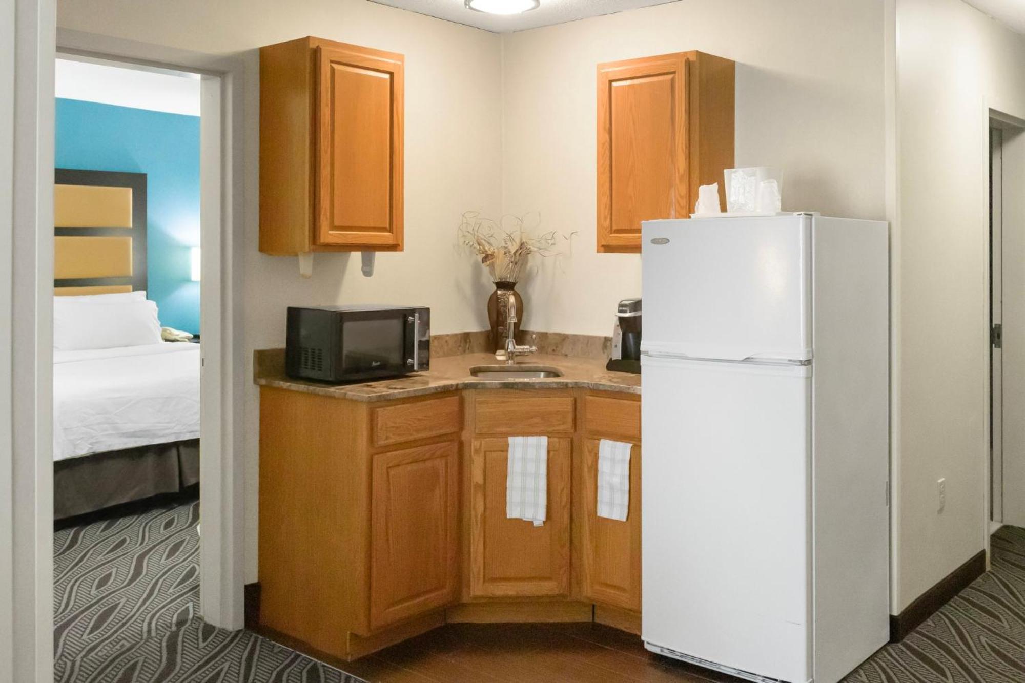 Holiday Inn Express - Ludlow - Chicopee Area By Ihg Экстерьер фото
