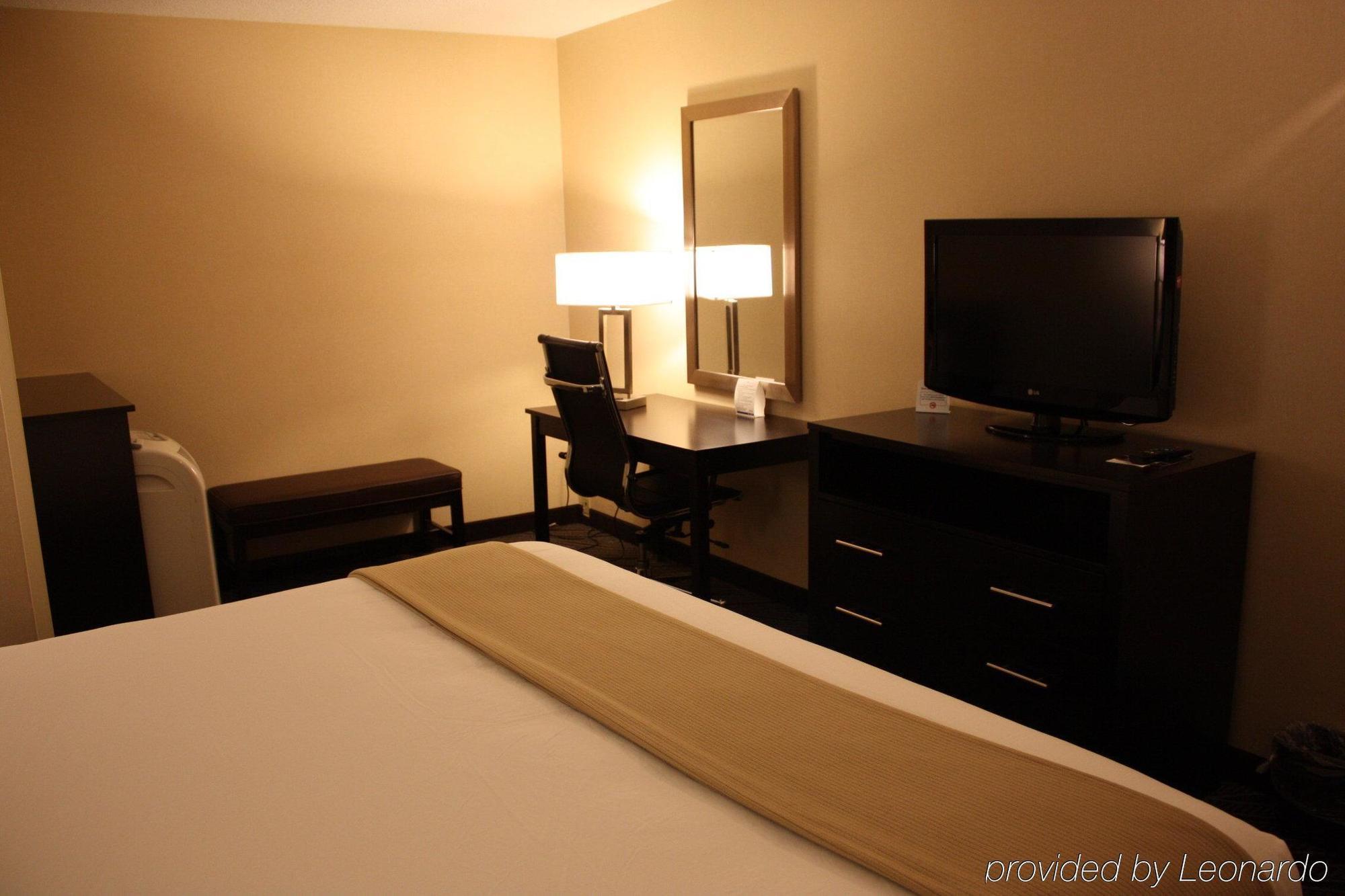 Holiday Inn Express - Ludlow - Chicopee Area By Ihg Экстерьер фото