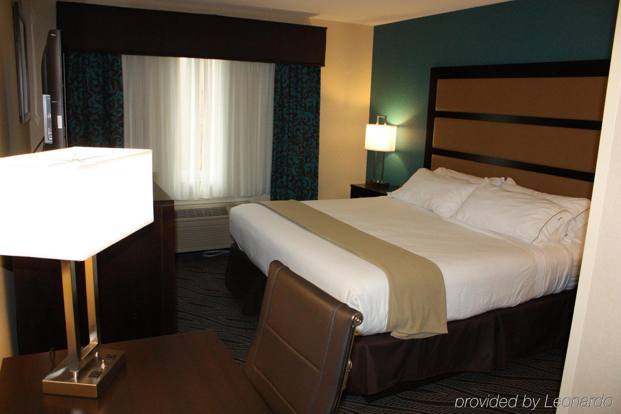 Holiday Inn Express - Ludlow - Chicopee Area By Ihg Экстерьер фото